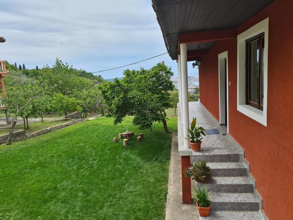 Holiday Home Vulezic Bar Bagian luar foto